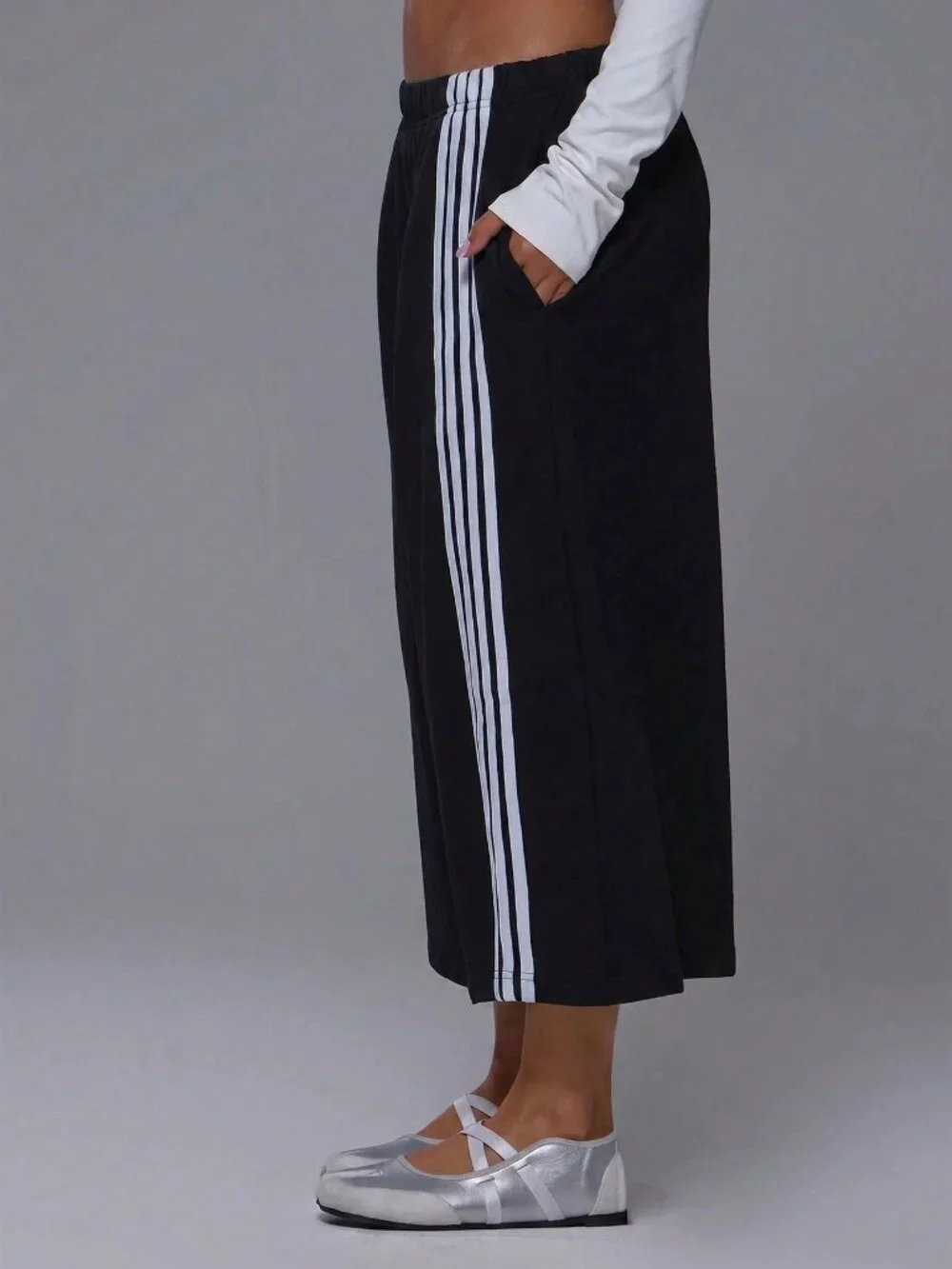 Black And White Casual Women's Drawstring Pocket Colorblock Capri Jogger Pants